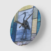 Blue Heron mit Blues Runde Wanduhr (Winkel)