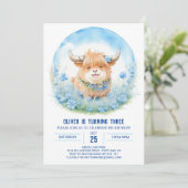 Blue Highland Cow Bash Kindergeburtstag Einladung (Stehend Vorderseite)