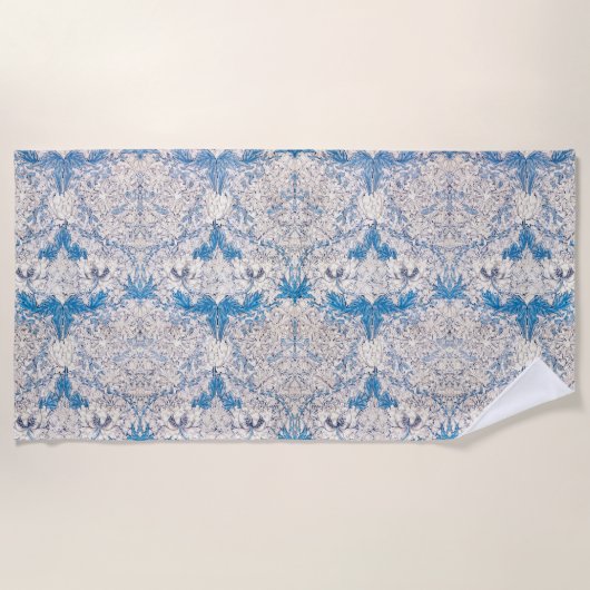 Blue Honeysuckle (von William Morris) Strandtuch (Vorderseite)