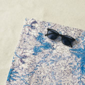 Blue Honeysuckle (von William Morris) Strandtuch (Beispiel)