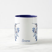 Blue Hummingbird Floral Monogram Tasse (Zentrum)