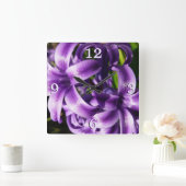 Blue Hyacinth I Spring Floral Quadratische Wanduhr (Zuhause)