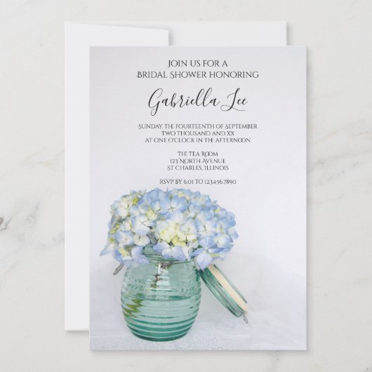 Blue Hydrangea-Blume in Jar Vase Brautparty Einladung (Vorderseite)
