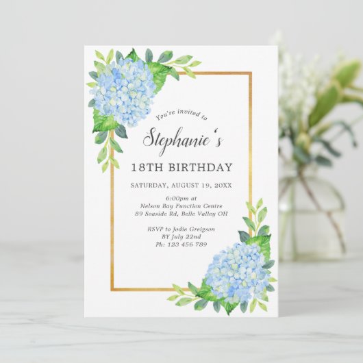 Blue Hydrangea Border Birthday Einladung (Stehend Vorderseite)