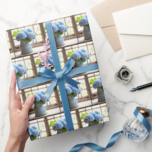 Blue Hydrangea Bouquet in Window Geschenkpapier
