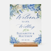 Blue Hydrangea Calligraphy Script Wedding Willkomm Acrylschild (Vorderseite)