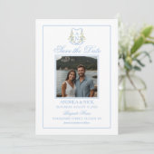 Blue Hydrangea Crest Monogram QR Code Save The Date (Stehend Vorderseite)