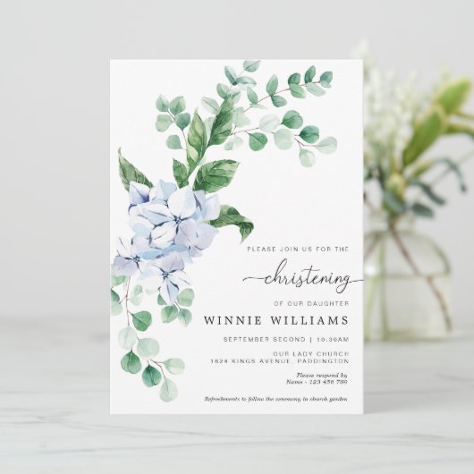 Blue Hydrangea Floral Christening Einladung (Stehend Vorderseite)