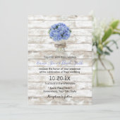 Blue Hydrangea Floral Jar Rustic Wood Wedding Einladung (Stehend Vorderseite)