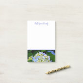 Blue Hydrangea Floral Personalisiert Post-it Klebezettel (Auf Schreibtisch)