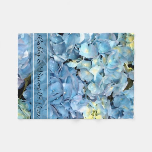 Blue Hydrangea Floral Wedding Fleecedecke (Vorderseite (Horizontal))