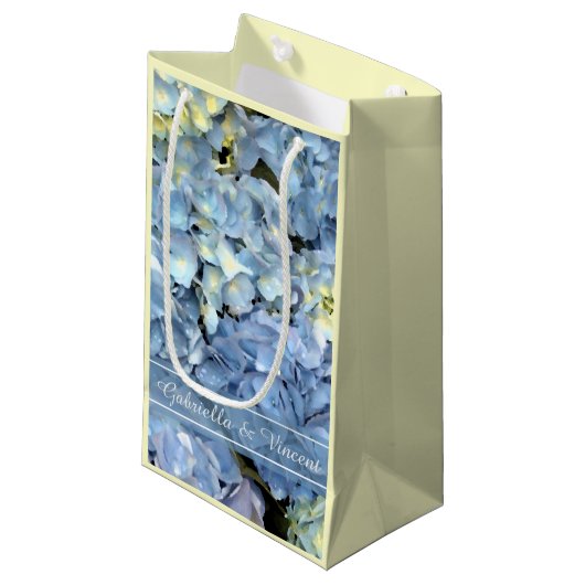 Blue Hydrangea Floral Wedding Kleine Geschenktüte (Vorderseite Schrägansicht)