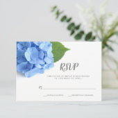 Blue Hydrangea Floral Wedding RSVP Karte (Stehend Vorderseite)