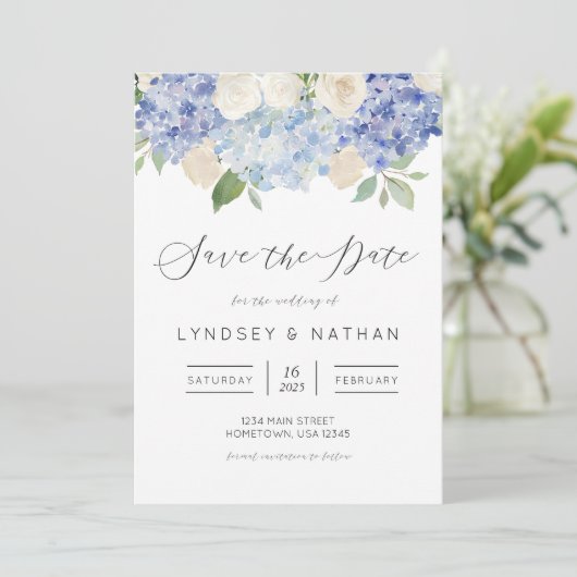 Blue Hydrangea floral Wedding Save the Date Einladung (Stehend Vorderseite)