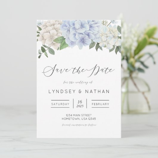 Blue Hydrangea floral Wedding Save the Date Einladung (Stehend Vorderseite)