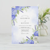 Blue Hydrangea Floral Whimsy Wedding Einladung (Stehend Vorderseite)