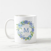 Blue Hydrangea Floral Wreath Monogram Coffee Tasse (Links)