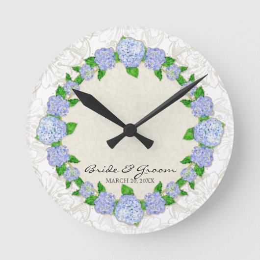 Blue Hydrangea Lace Floral Formal Wedding Geschenk Runde Wanduhr (Vorderseite)