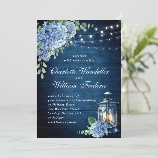 Blue Hydrangea Lantern Navy Wood Wedding Einladung (Stehend Vorderseite)