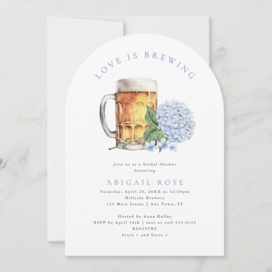 Blue Hydrangea Liebe ist das Brewing Brautparty Ar Einladung (Vorderseite)