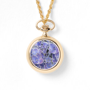 Blue Hydrangea mit weißer Umhüllung um die Uhr