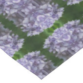 Blue Hydrangea Petals Abstrakt Floral Tischdecke (Schrägansicht)