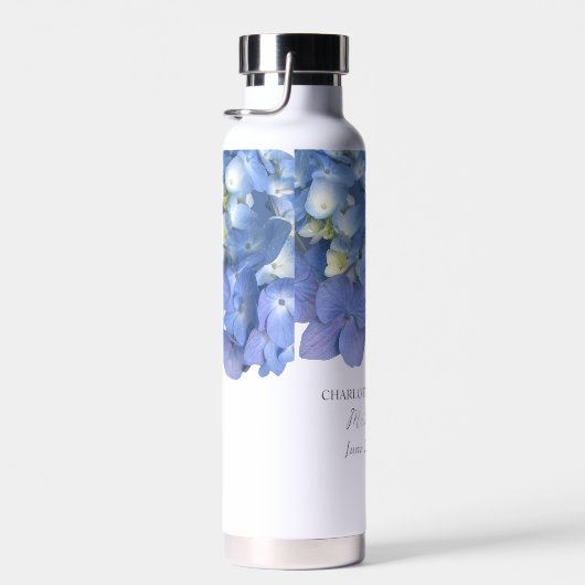 Blue Hydrangea Petals Wedding Personalized Names Trinkflasche (Rechts)