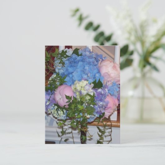 Blue Hydrangea Pink Peonies Postkarte (Stehend Vorderseite)