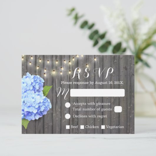 Blue Hydrangea & String Lights Barn Wood UAWG RSVP Karte (Stehend Vorderseite)