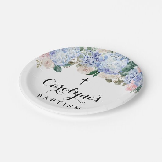 Blue Hydrangea und Elfenbeinküste Rose Taufe Pappteller (Schrägansicht)