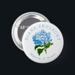 Blue Hydrangea Wedding Party Matron of Honour Button<br><div class="desc">Helfen Sie Ihrer Hochzeitsfeier,  sich mit diesen wunderbar einfachen und lustigen tragbaren Buttons kennenzulernen,  die leicht anpassbaren,  eleganten,  gewölbten Namenstext und die Titelrolle enthalten,  die sie an Ihrem Hochzeitstag spielen werden. Der schicke Text umkreist eine antike Abbildung einer blauen Hydrangea-Blume im hübschen,  großtausendjährigen Stil.</div>