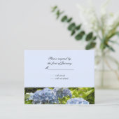 Blue Hydrangeas-Antwortkarte RSVP Karte (Stehend Vorderseite)