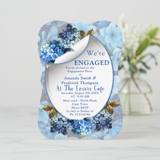 Blue Hydrangeas Blume Verlobung Einladung (Stehend Vorderseite)