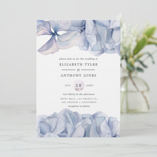 Blue Hydrangeas Hochzeitseinladung Einladung (Stehend Vorderseite)