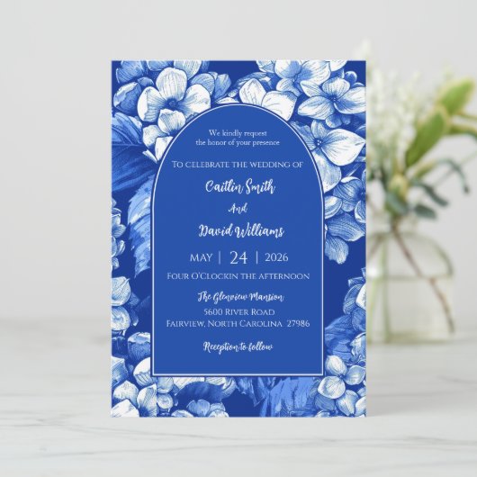 Blue Hydrangeas Hochzeitseinladung Einladung (Stehend Vorderseite)