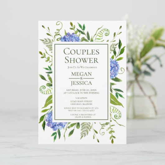 Blue Hydrangeas Paare Dusche Einladung (Stehend Vorderseite)