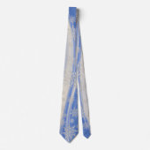 Blue & Ivory Winter Snow and Ice Snowflake Swirl Krawatte (Vorderseite)