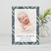Blue Kariert Baby Birth Announcement Foto Card Ankündigung (Stehend Vorderseite)
