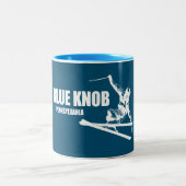 Blue Knob Pennsylvania Skier Zweifarbige Tasse (Mittel)