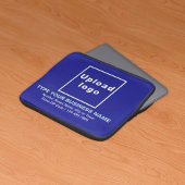 Blue Laptop Sleeve mit Markenbezeichnung
