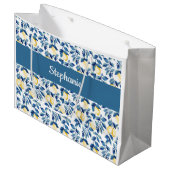 Blue Lemon Watercolor Monogram Name Large Große Geschenktüte (Vorderseite Schrägansicht)