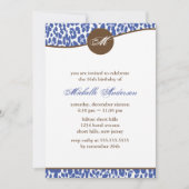 Blue Leopard Print Monogram Birthday Einladung (Vorderseite)