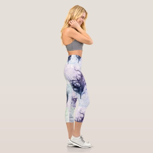 Blue Lila Feather Lite Capri Leggings (Rechts)