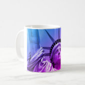 Blue Lila Pop Art Statue of Liberty New York Kaffeetasse (Vorderseite Links)