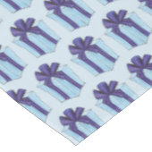 Blue Lila Wrapped Birthday Holiday Geschenk Präsen Tischdecke (Schrägansicht)