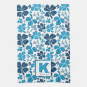 Blue Lucky Kleeblatt Clover Pattern Mit Monogramm Geschirrtuch (Vertikal)