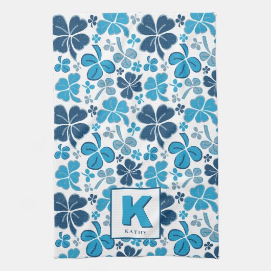Blue Lucky Kleeblatt Clover Pattern Mit Monogramm Geschirrtuch (Vertikal)