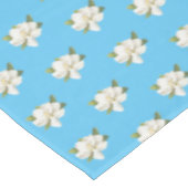 Blue Magnolia Blossom Tischdecke (Schrägansicht)