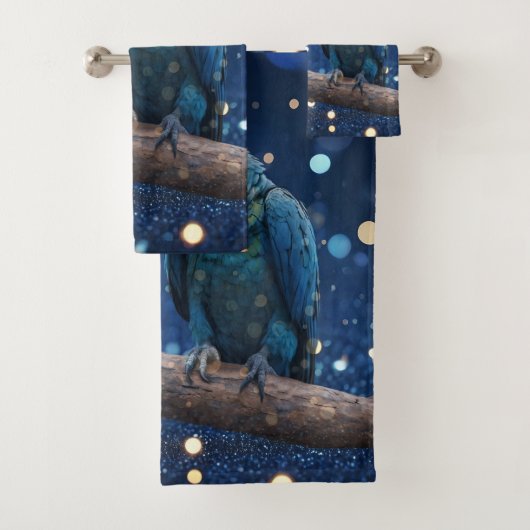 Blue Majestät: The Blue Macaw on Dreamy Blue Bokeh Badhandtuch Set (Insitu)