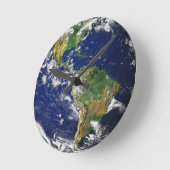 Blue Marble_ganze Welt in Ihren Händen Runde Wanduhr (Winkel)